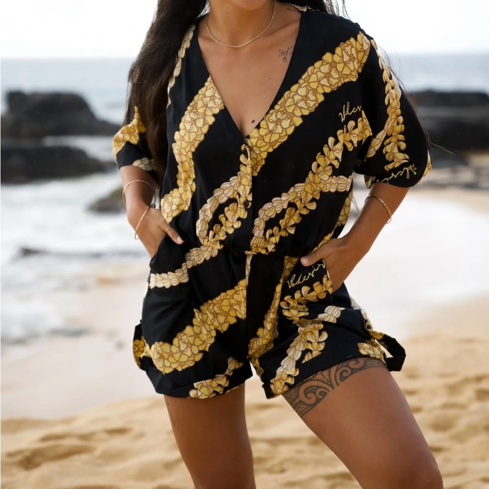Hawaiian print romper